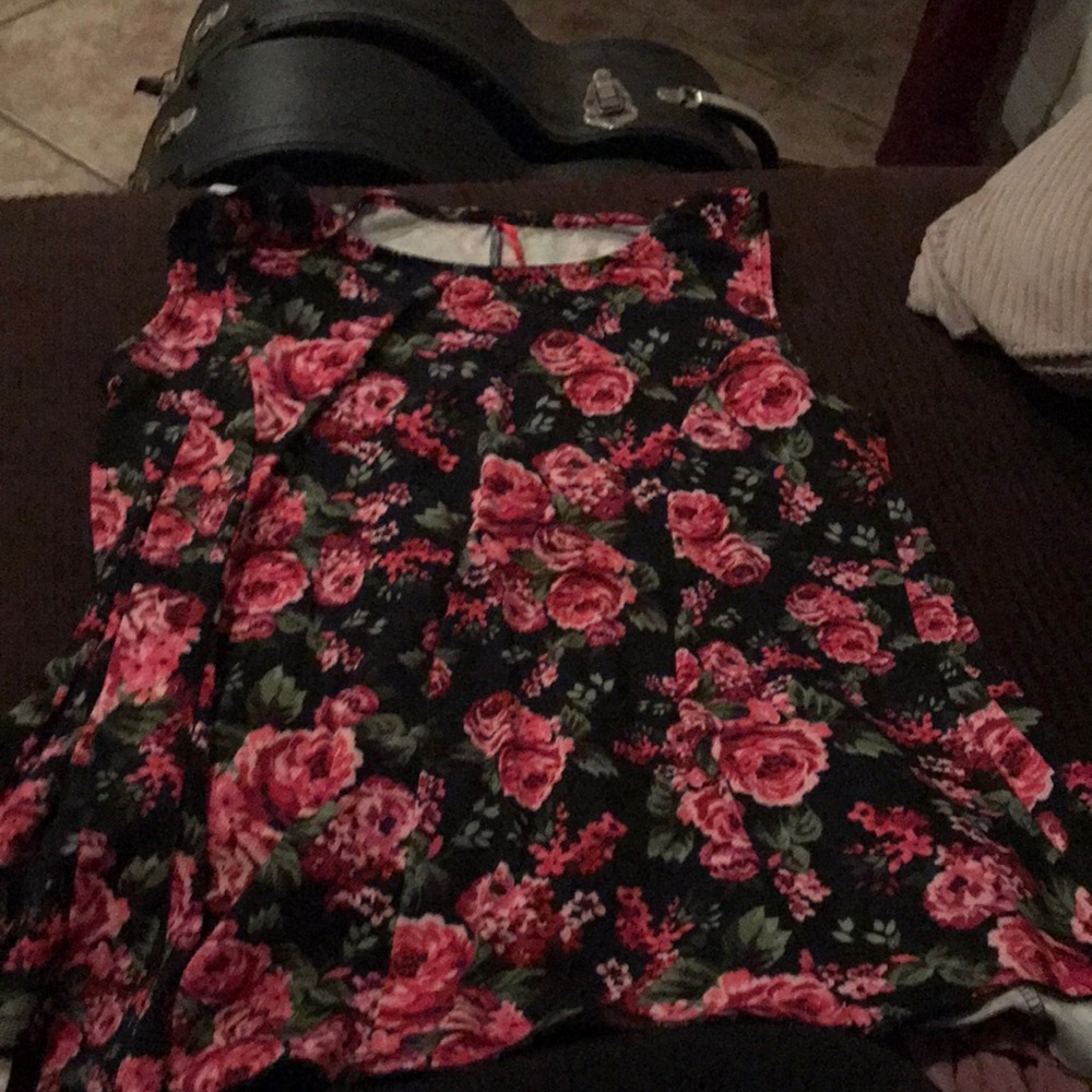 Sleeveless peplum shirt